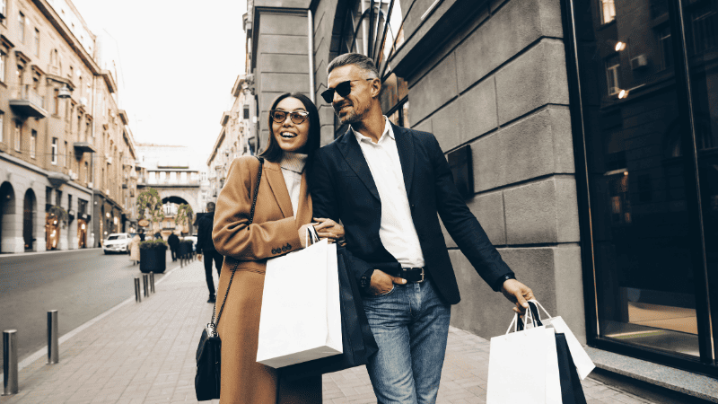 お出かけを楽しむカップル